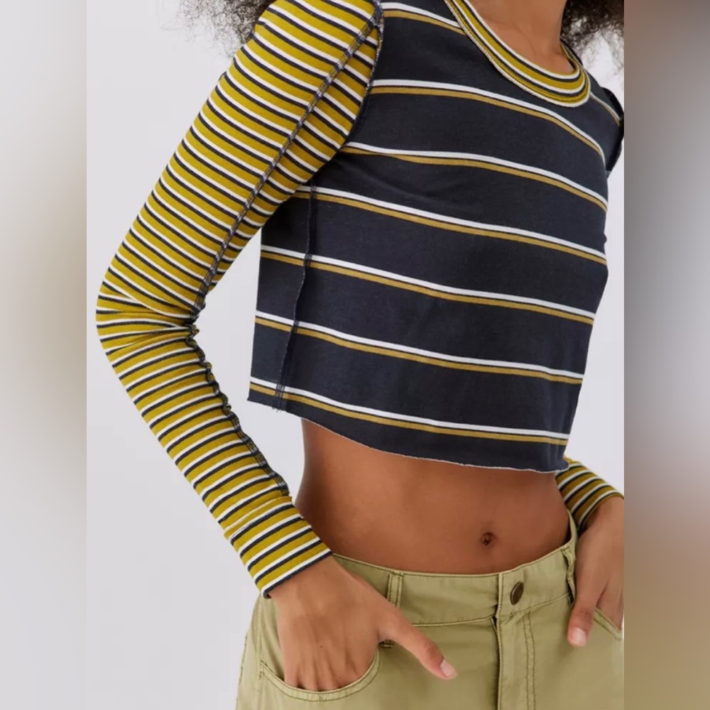 BDG Crop Long Sleeve T-shirt